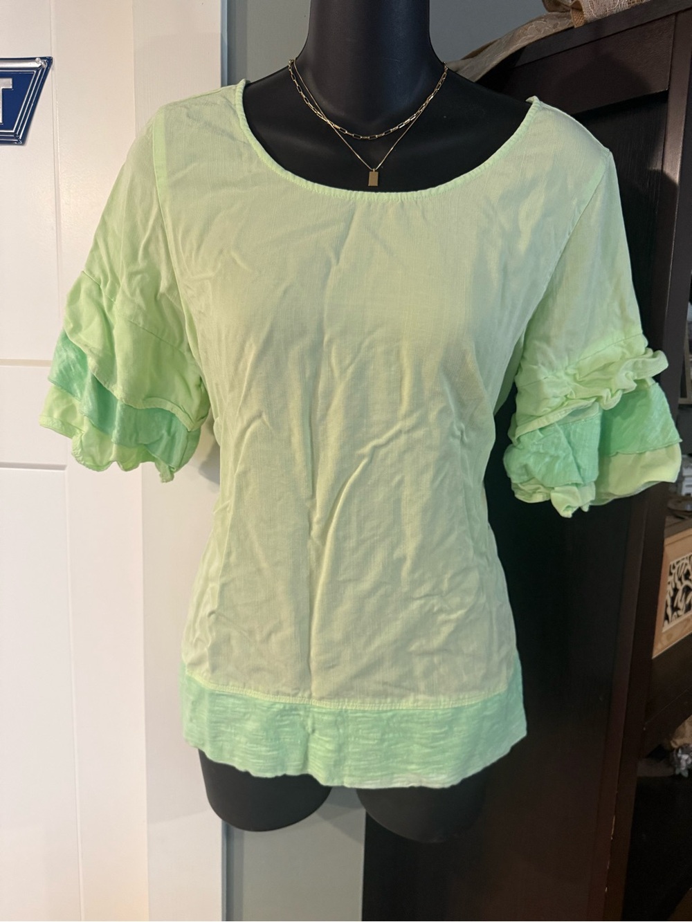 4/$16 Soft Surroundings Light Green Ruffle Sleeve Women's Top Small